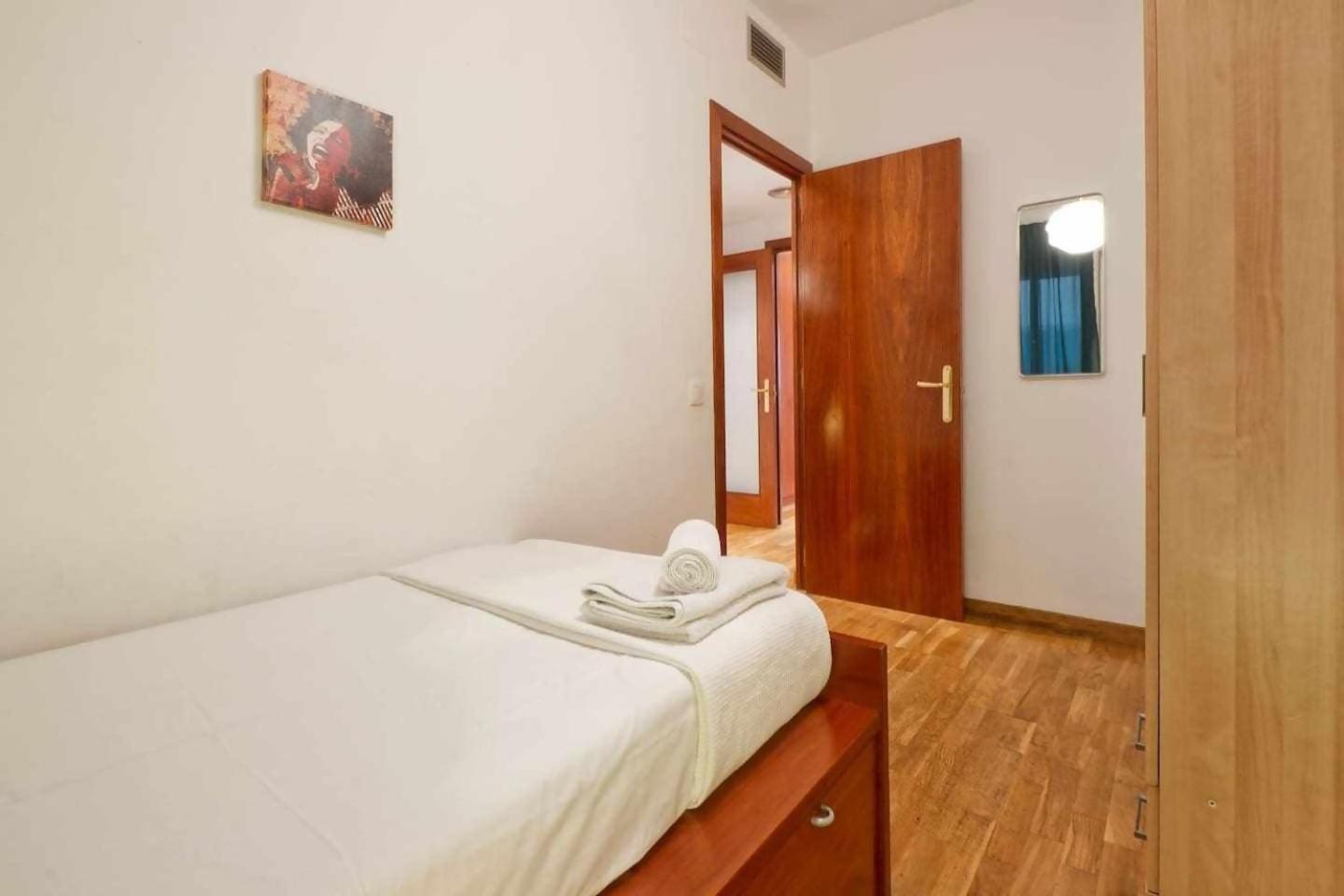 ברצלונה Comfortable 4 Rooms 2Bath W Balcony מראה חיצוני תמונה